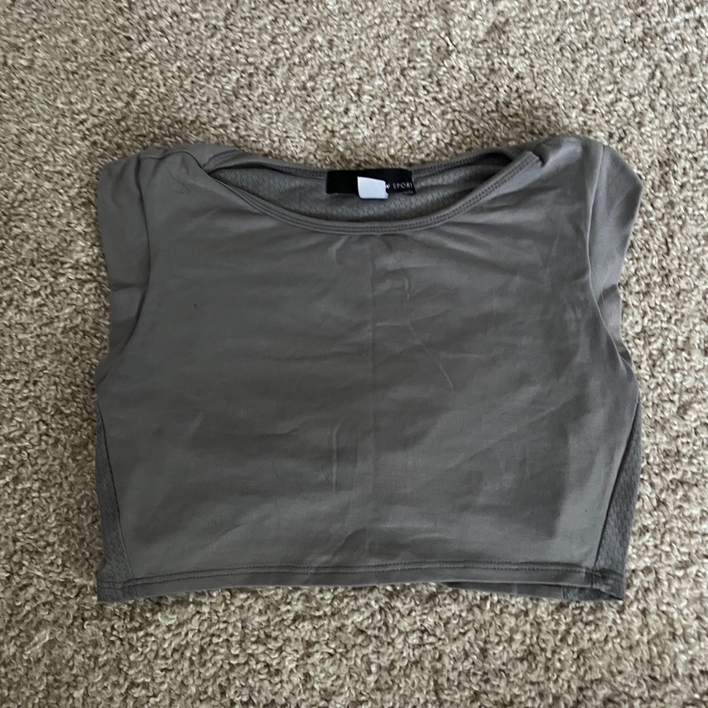 SOLOW gray crop yoga top XS